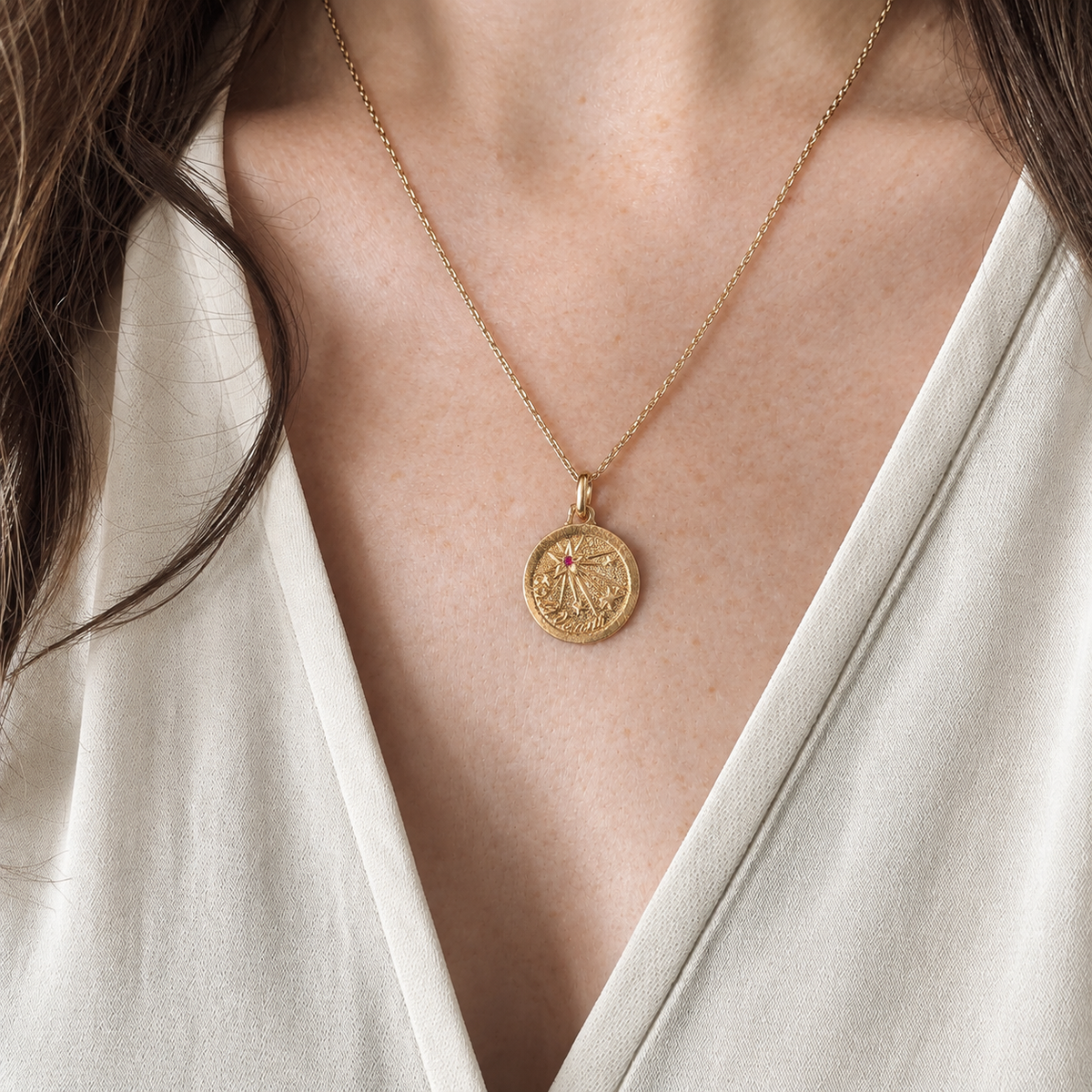 "Star of Love" Medal in Yellow Gold and Rubies