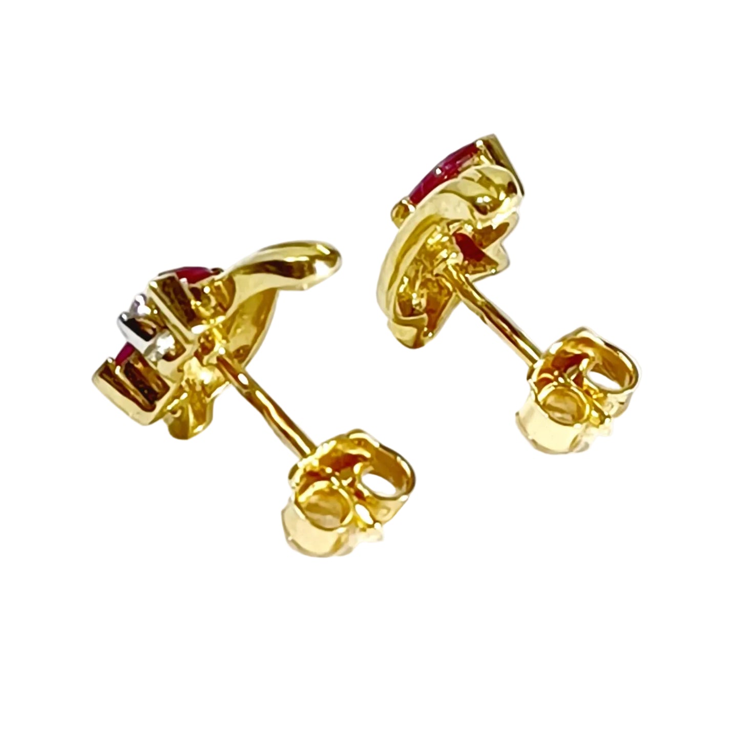 Boucles d'oreilles en or jaune, rubis et diamants