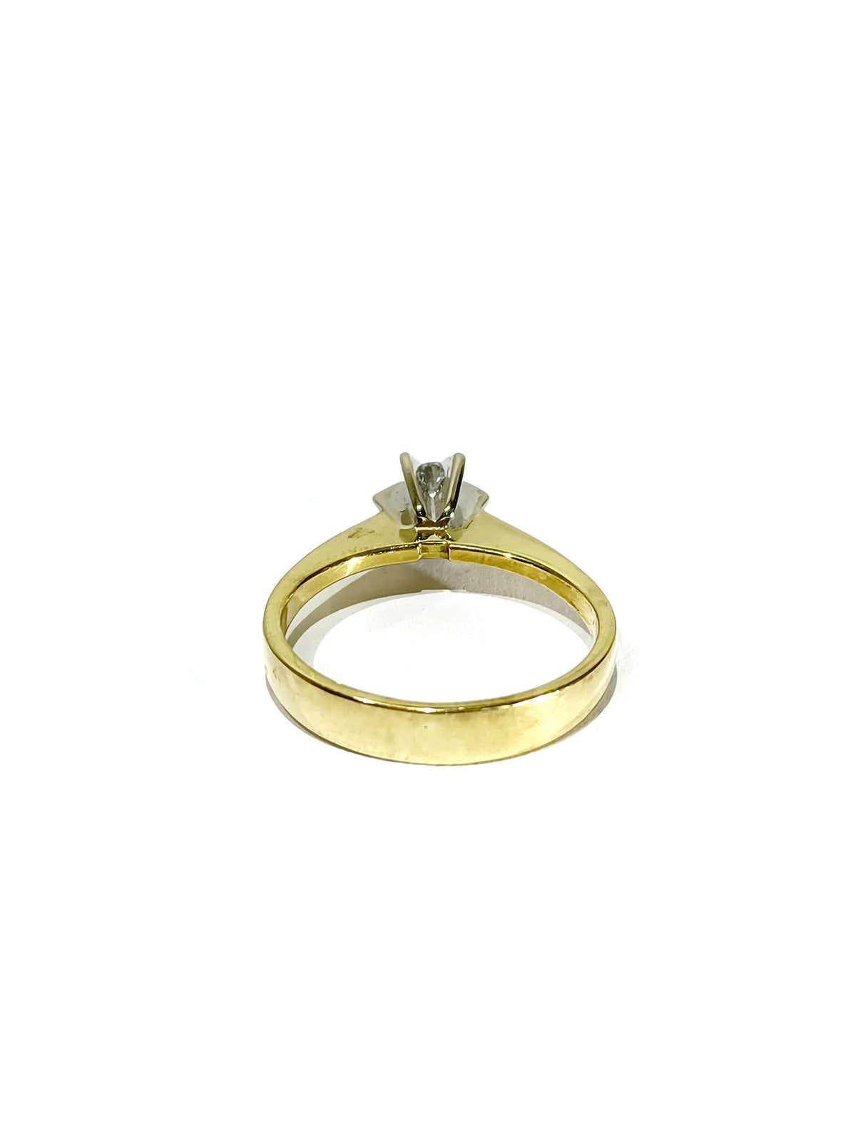 Yellow Gold Solitaire Ring with Diamonds
