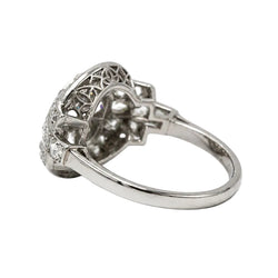 Entourage Ring in Platinum and Diamonds