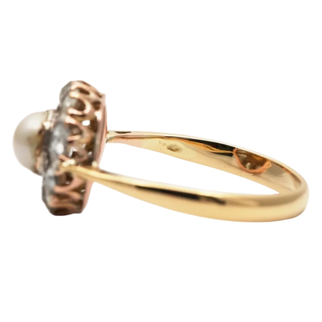 "Entourage" Ring in Yellow Gold, Pearl, and Diamonds