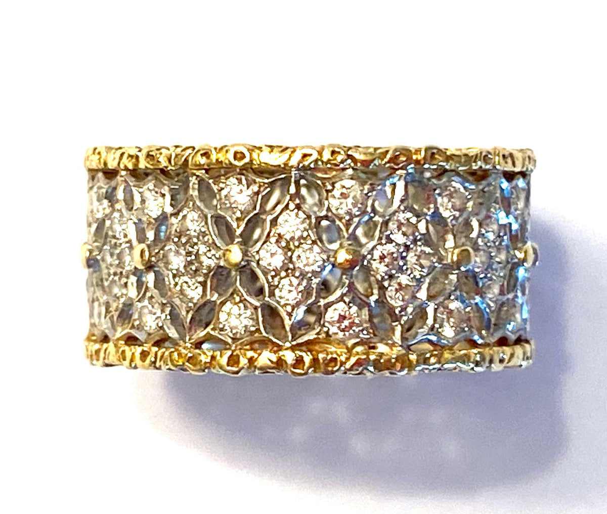 BUCCELLATI ring from the Eternelle Vietri collection, in yellow gold and white gold, set with diamonds