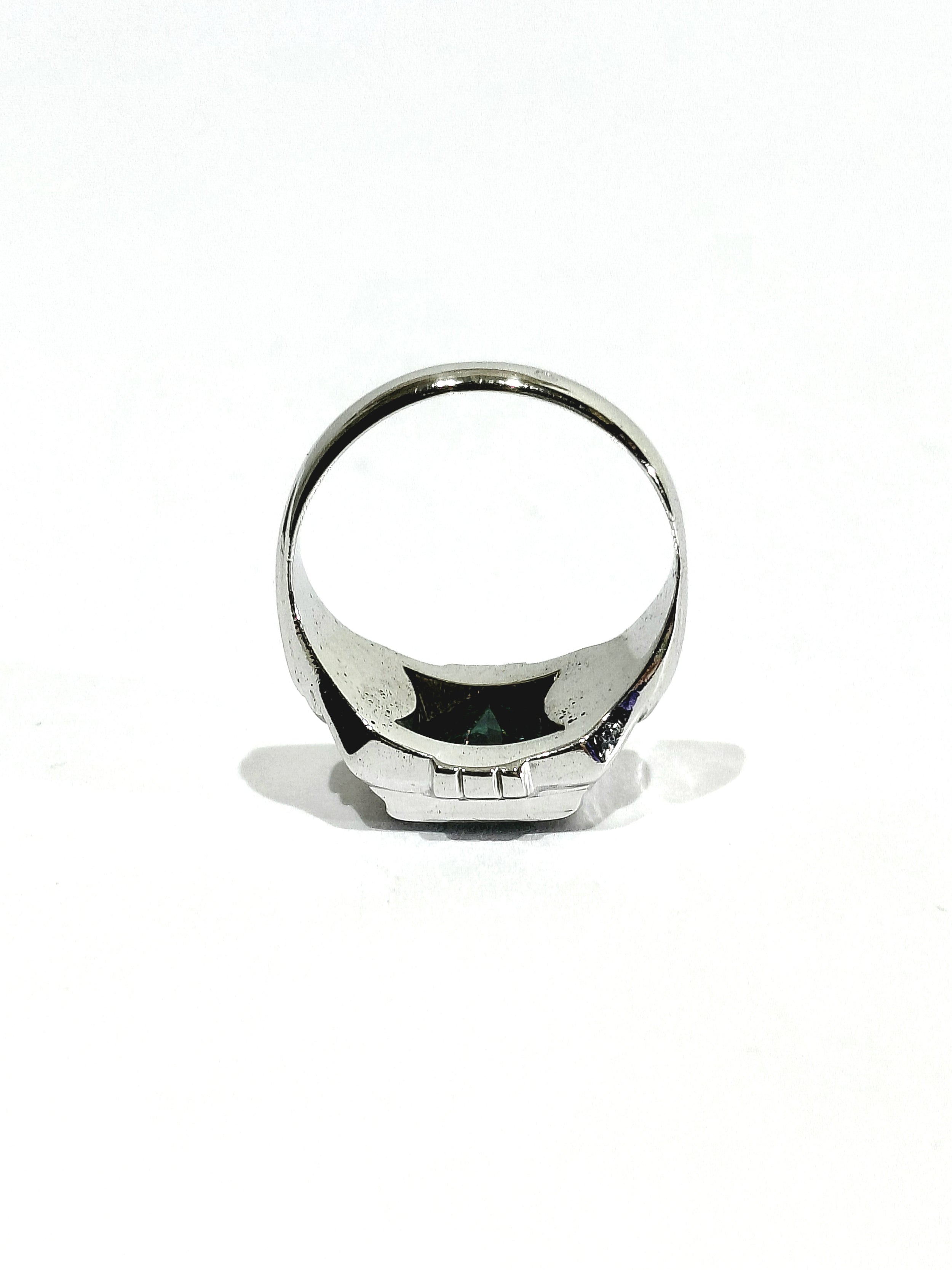 Art Deco Ring in White Gold and Green Tourmaline