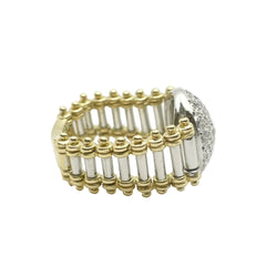 Set in white gold, yellow gold and Diamonds