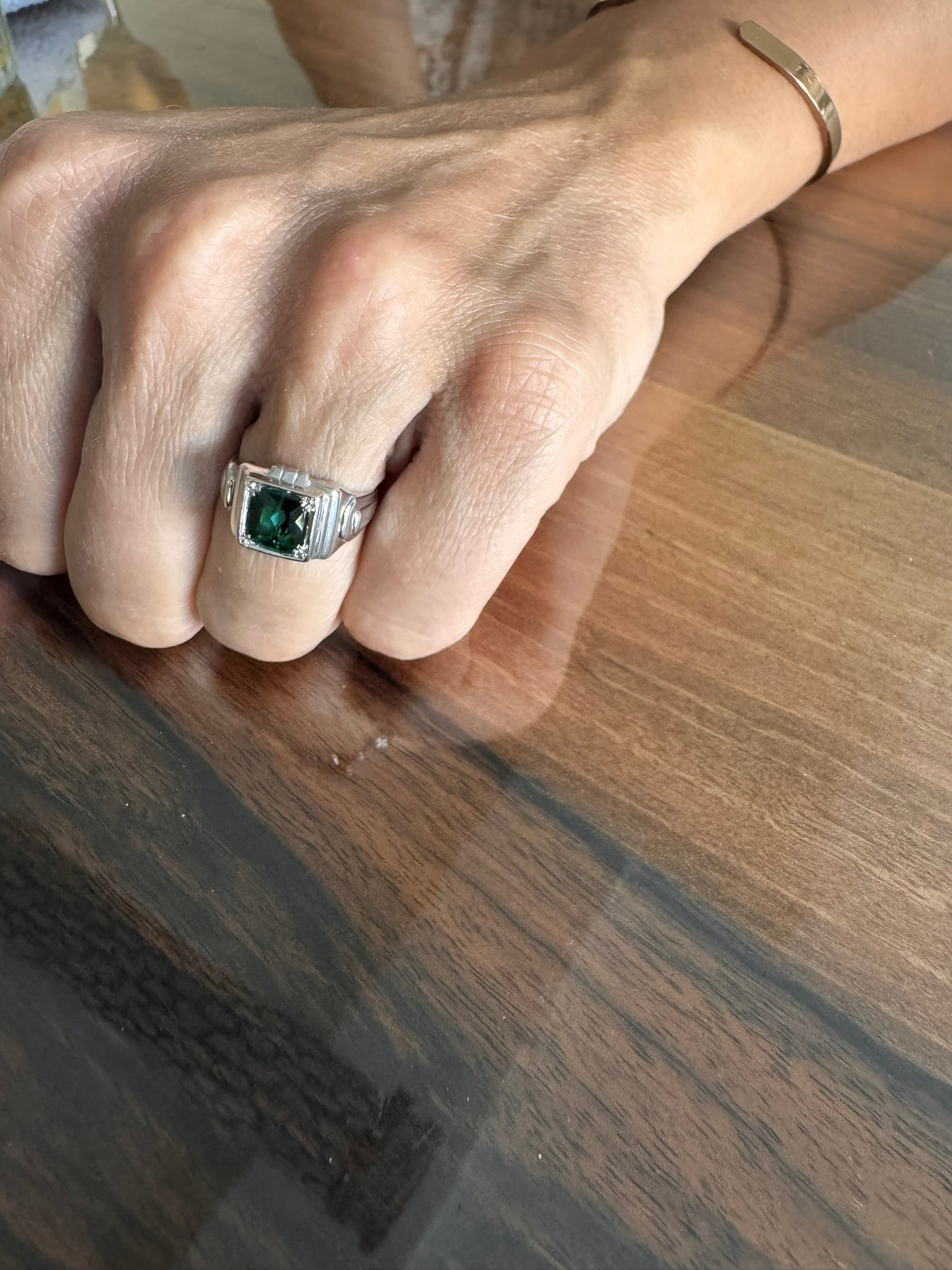 Art Deco Ring in White Gold and Green Tourmaline