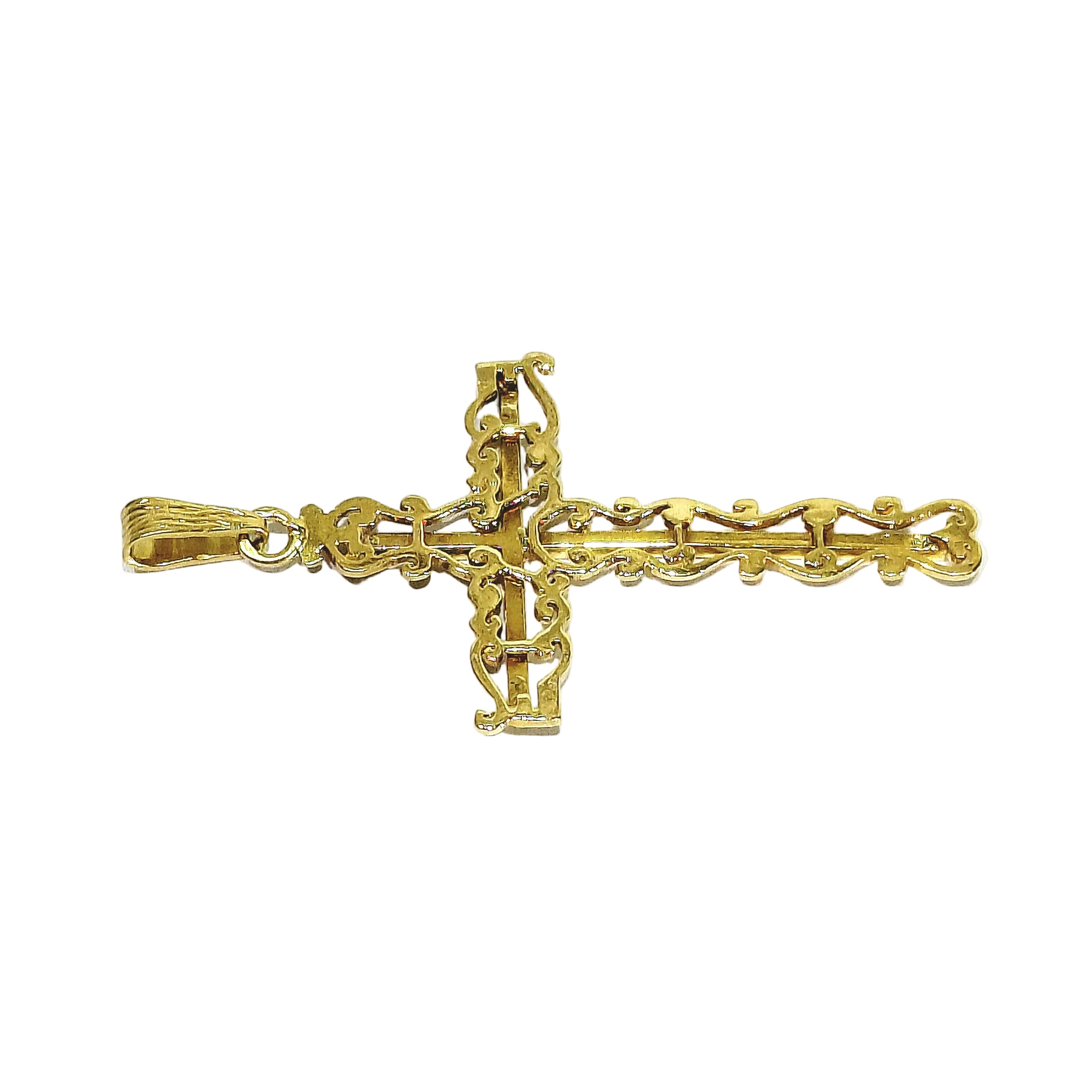 Yellow gold pendant