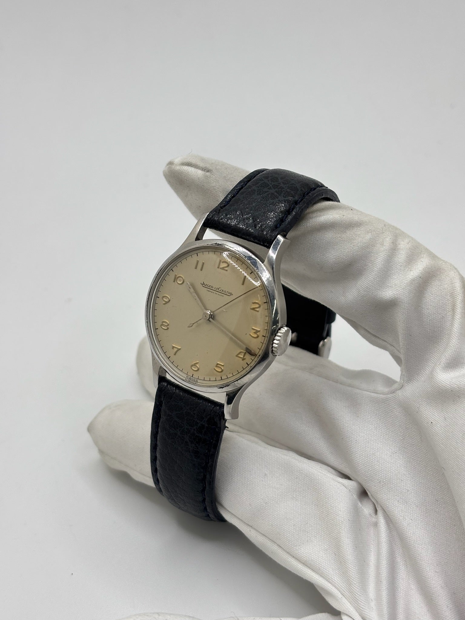 JAEGER-LECOULTRE Watch in Steel and Leather