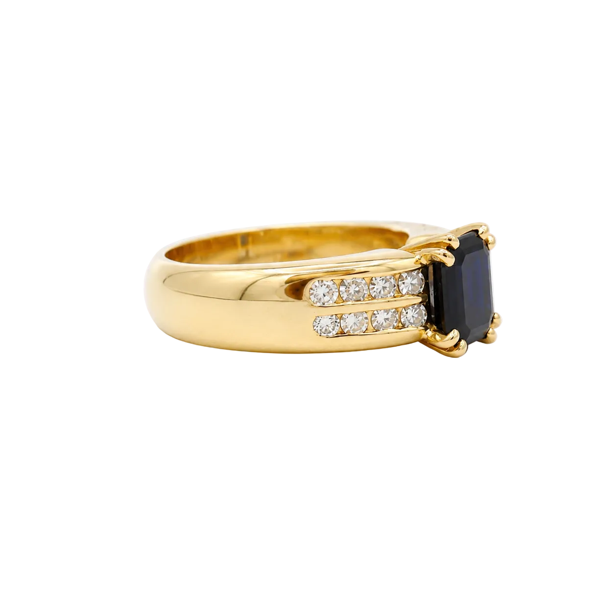 Yellow Gold Solitaire Ring with Sapphire and Diamonds
