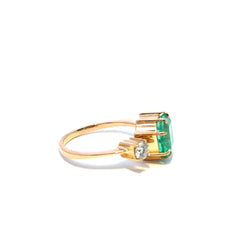 Yellow Gold Solitaire Ring with an Emerald and Diamond