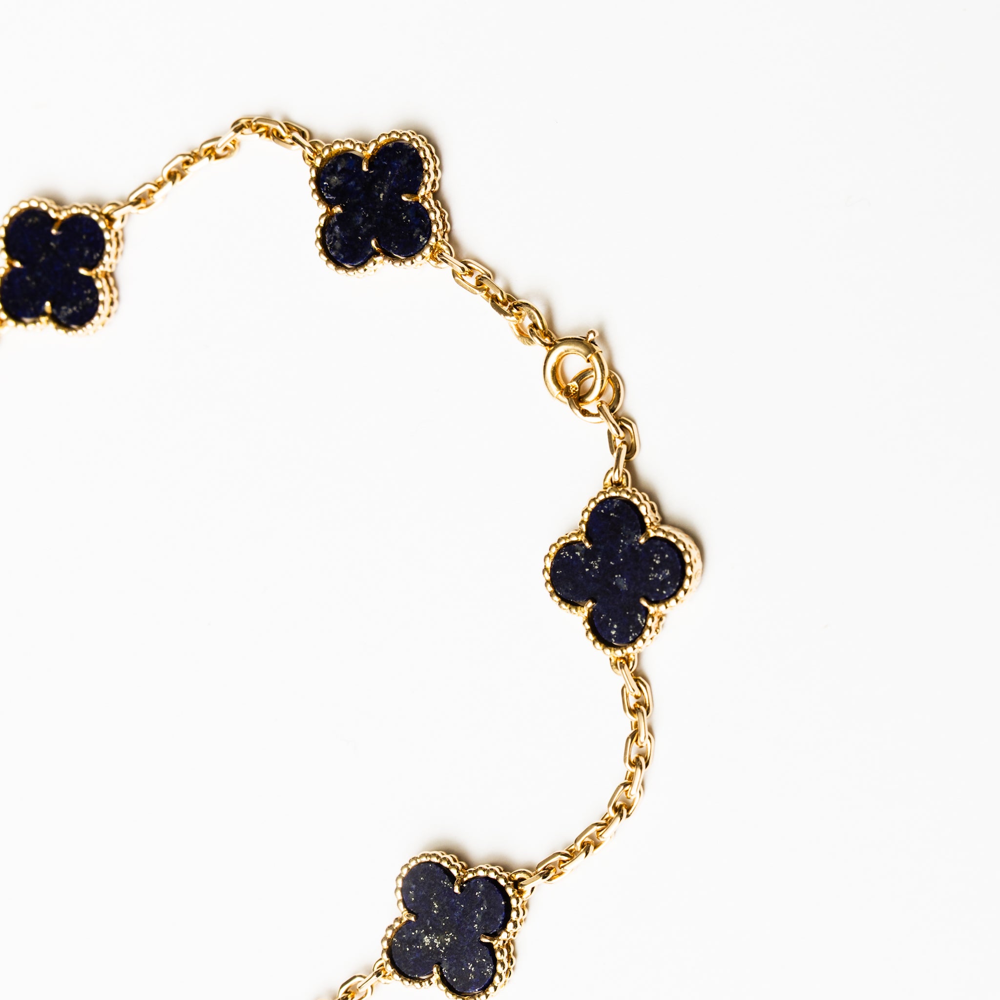 Collier VCA Alhambra en or jaune et lapis-lazuli