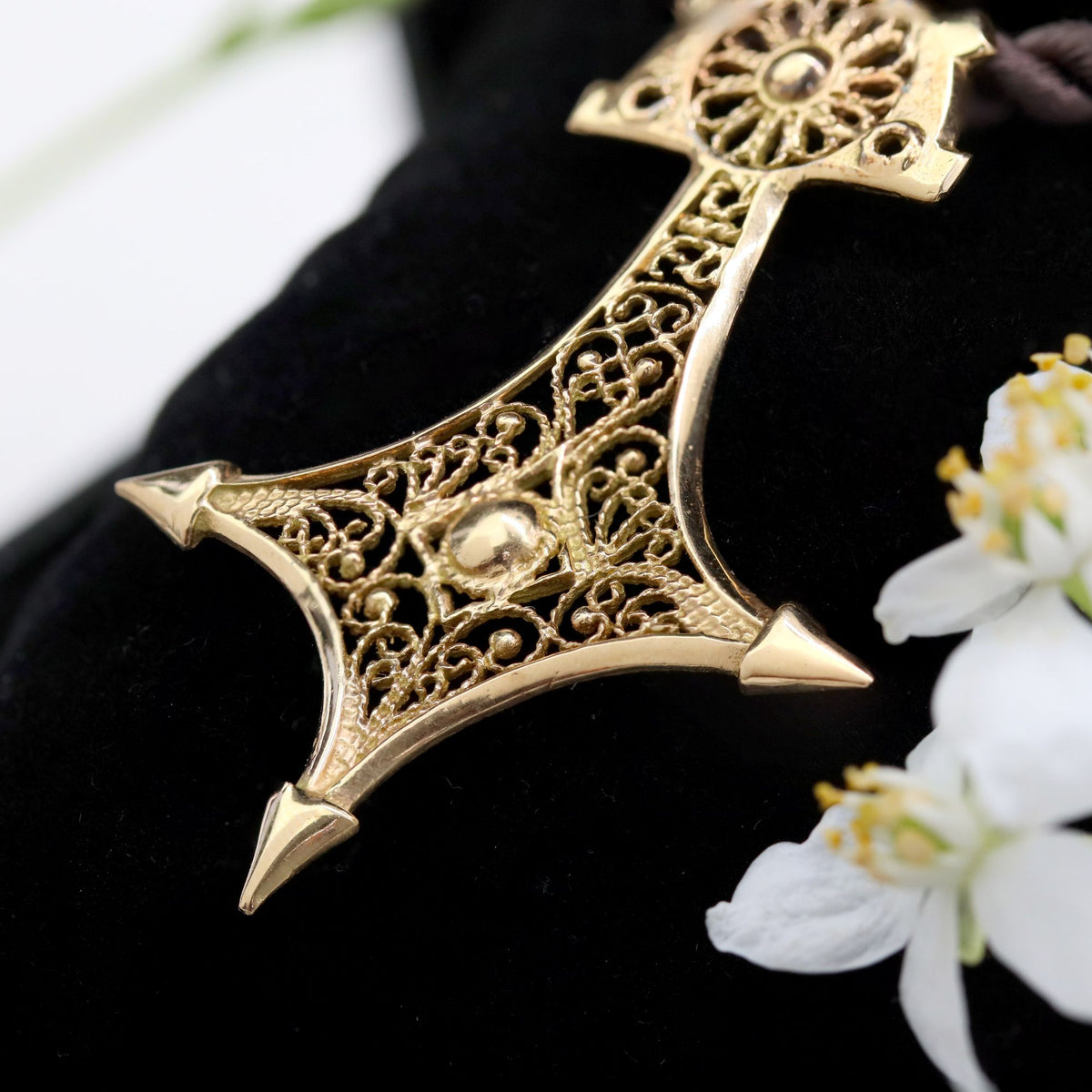 Yellow Gold Pendant