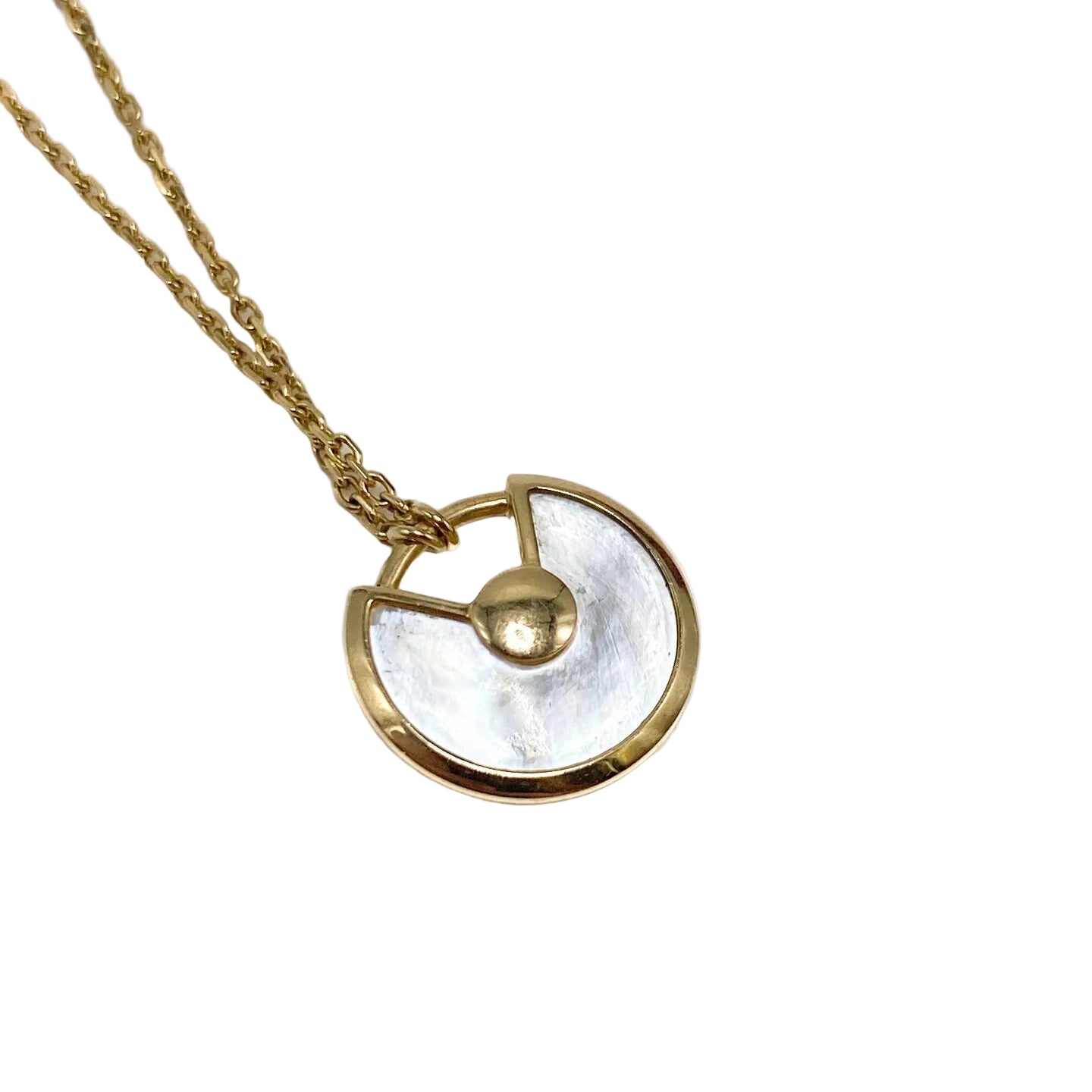 CARTIER "Amulette" Pendant Necklace in yellow gold, Mother-of-pearl, and diamonds