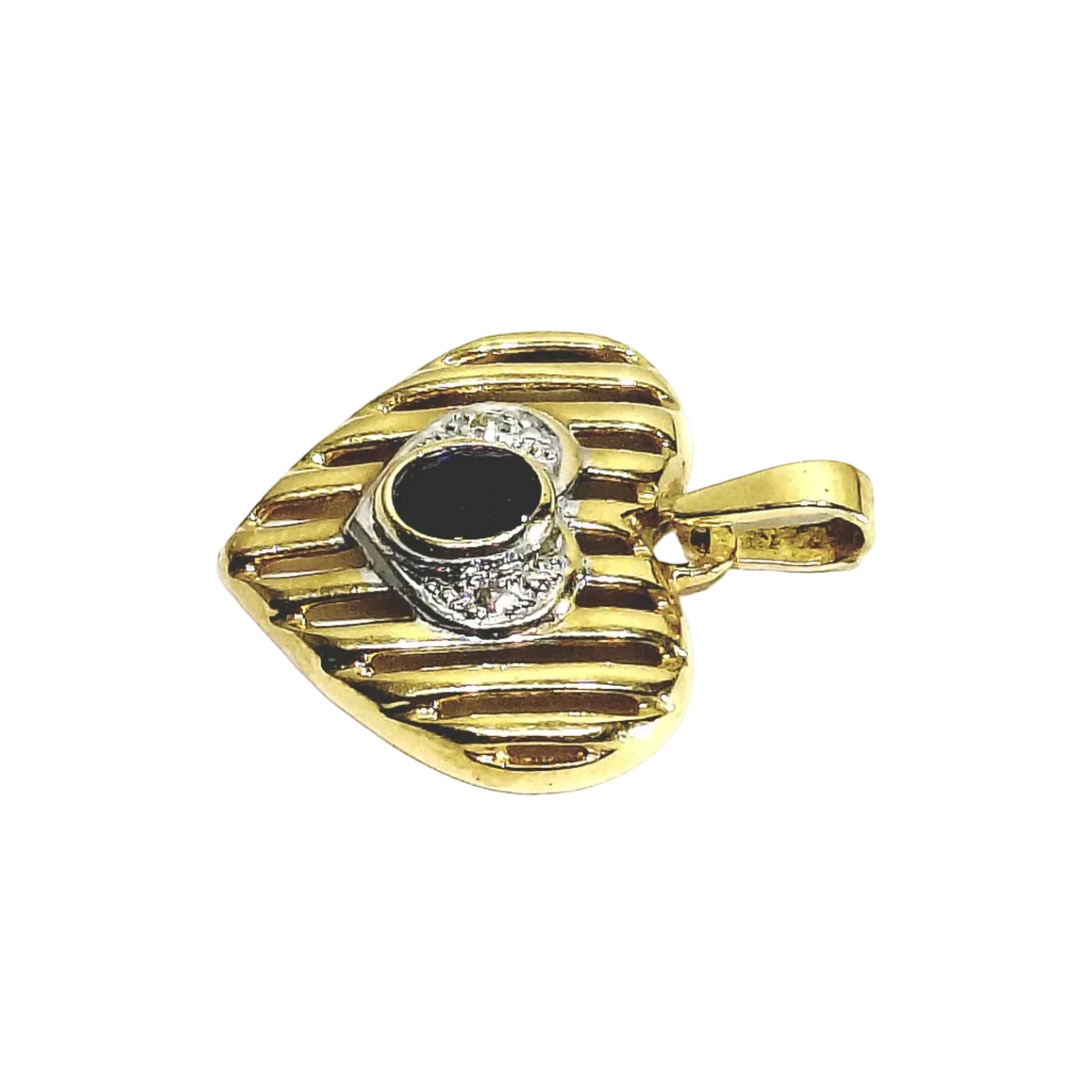 Gold heart pendant with Diamonds and Sapphire