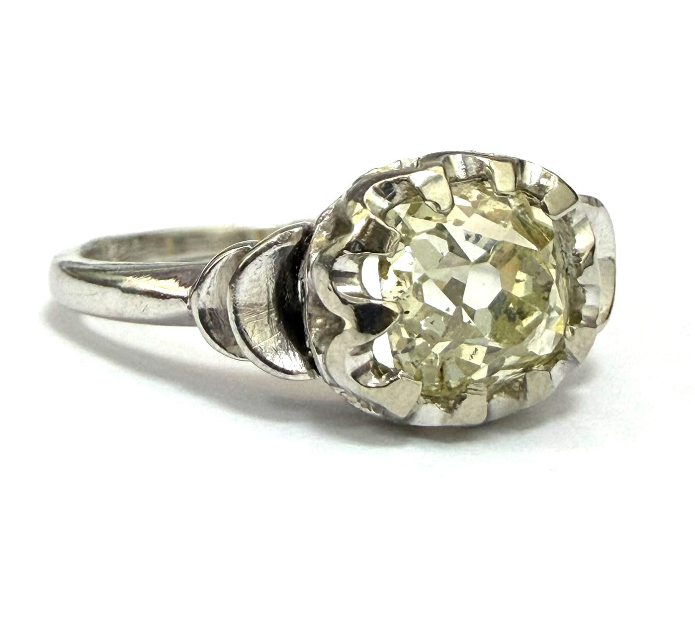 White Gold Solitaire Ring with Diamond