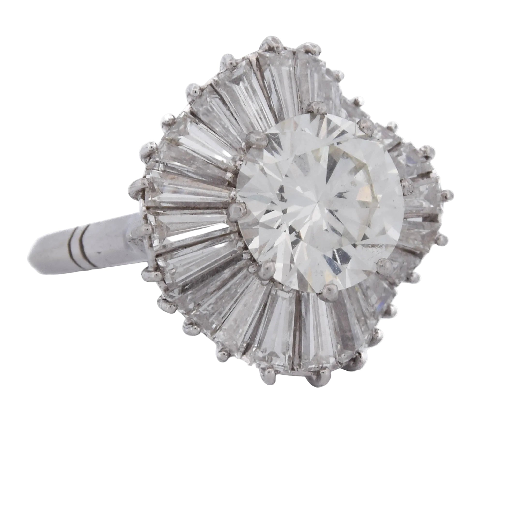Entourage Ring in Platinum and Diamonds