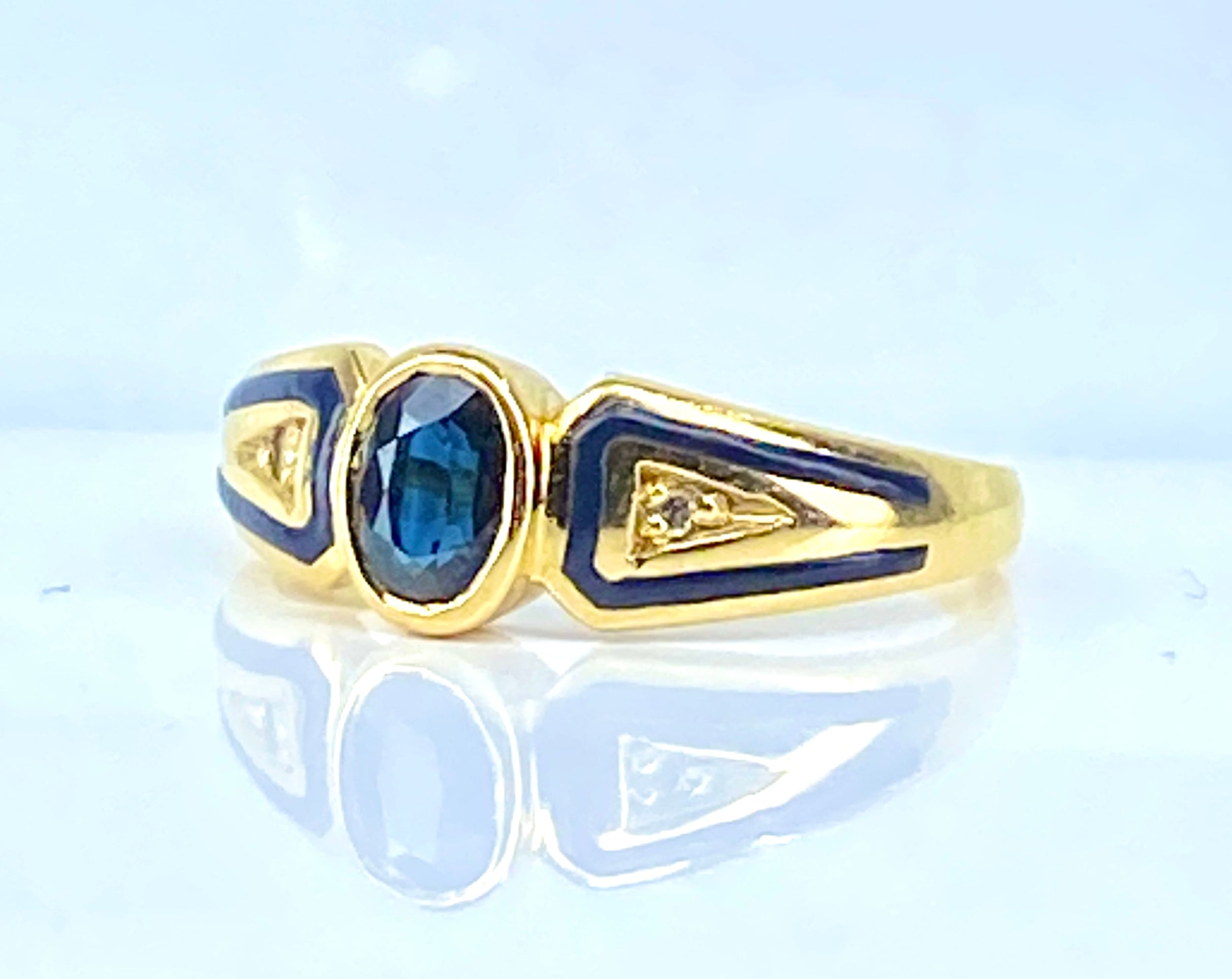 Bague en or jaune 18 carats, saphir,diamants et émail