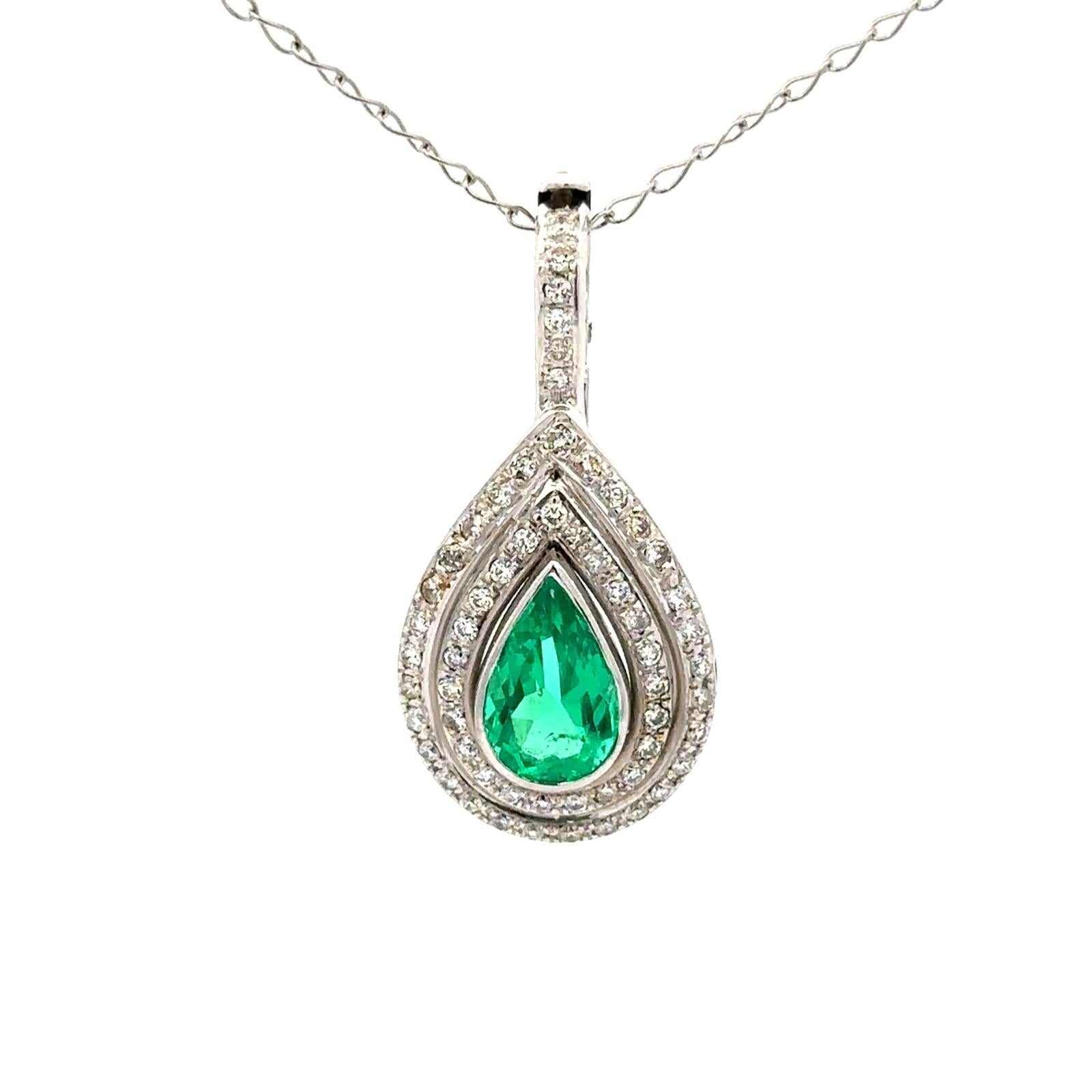 Pendentif en or blanc, émeraude et diamants