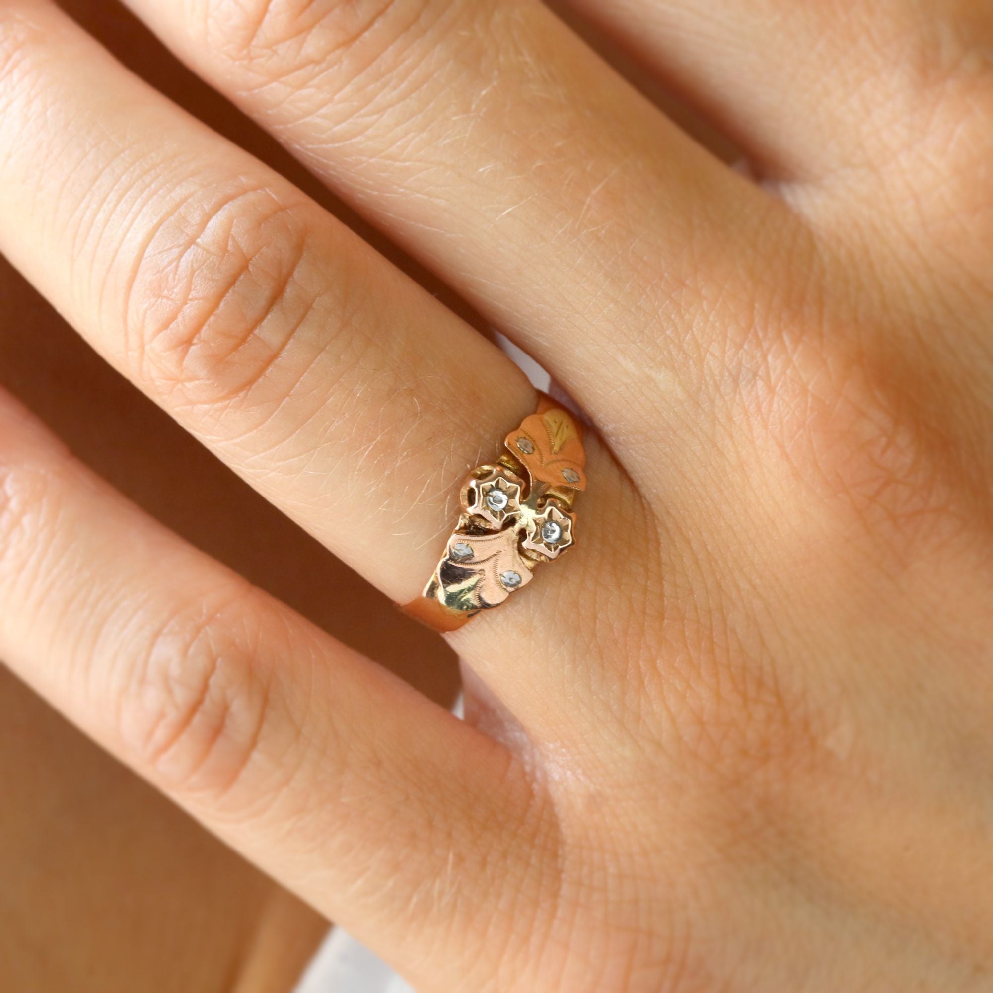 Toi & Moi Ring in white gold, rose gold and green gold