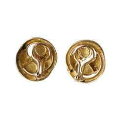 Clip Earrings in Yellow gold, Coral, and Diamonds