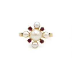Yellow gold ring with rubies and pearls