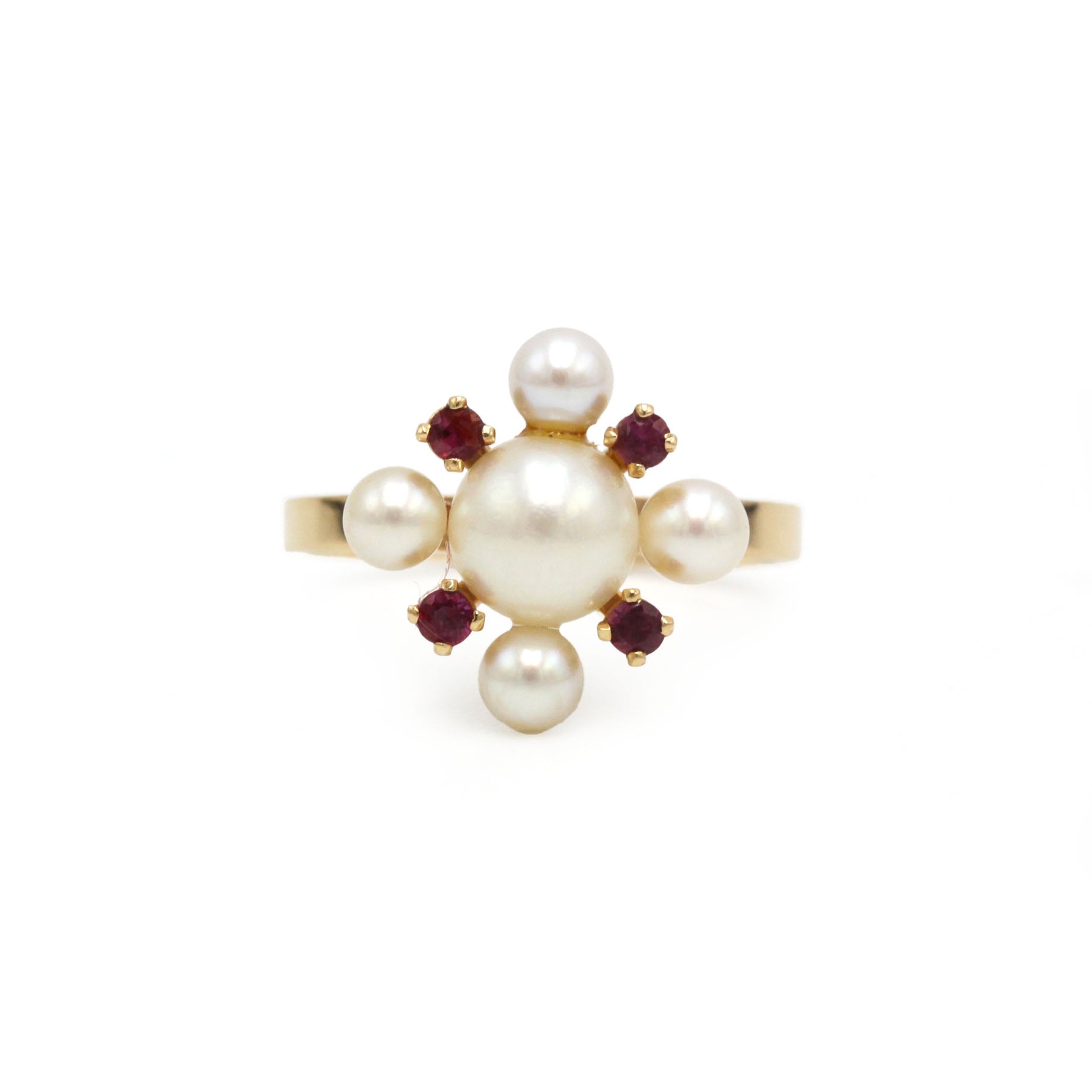 Yellow gold ring with rubies and pearls