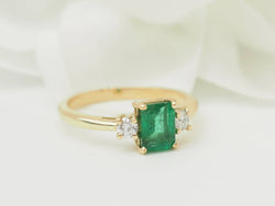 Yellow Gold Solitaire Ring with Emerald and Diamonds