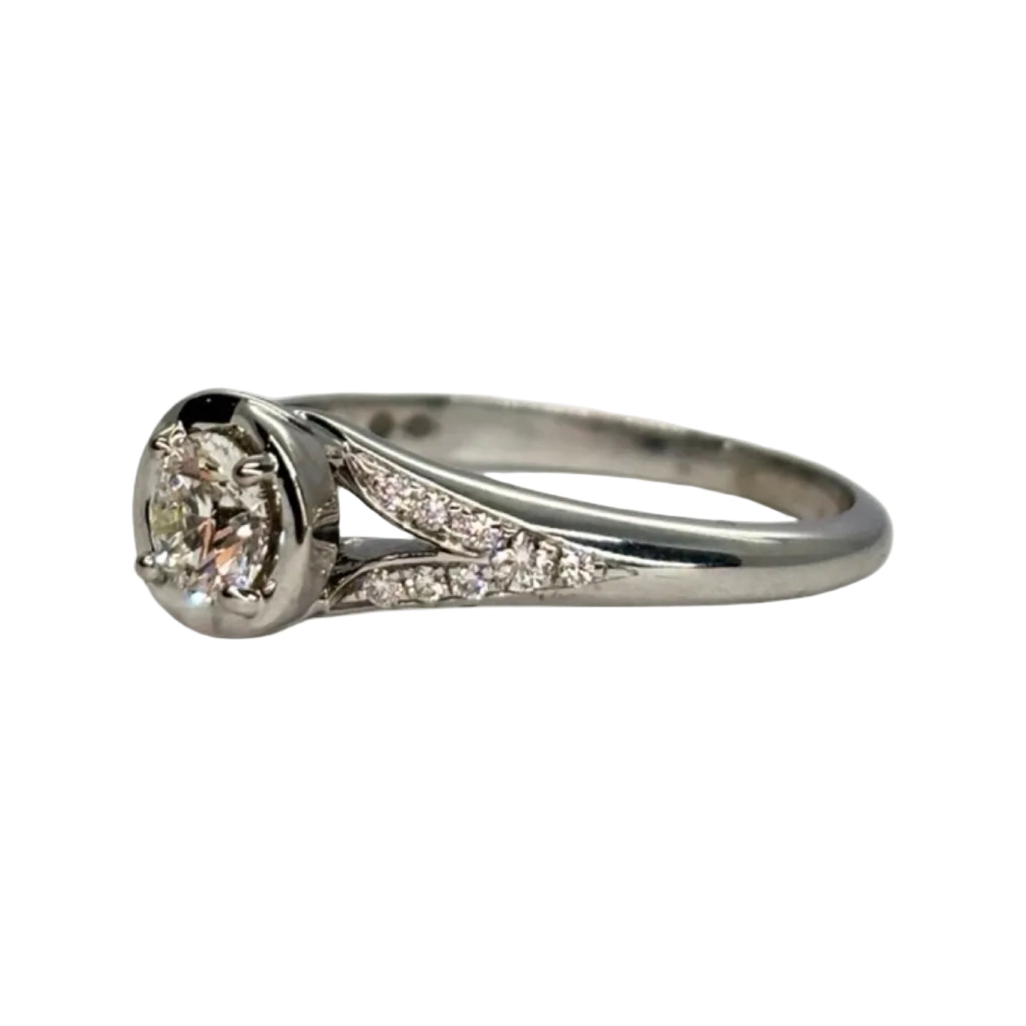 BULGARI "Incontro D'Amore" Solitaire Ring in platinum and diamonds