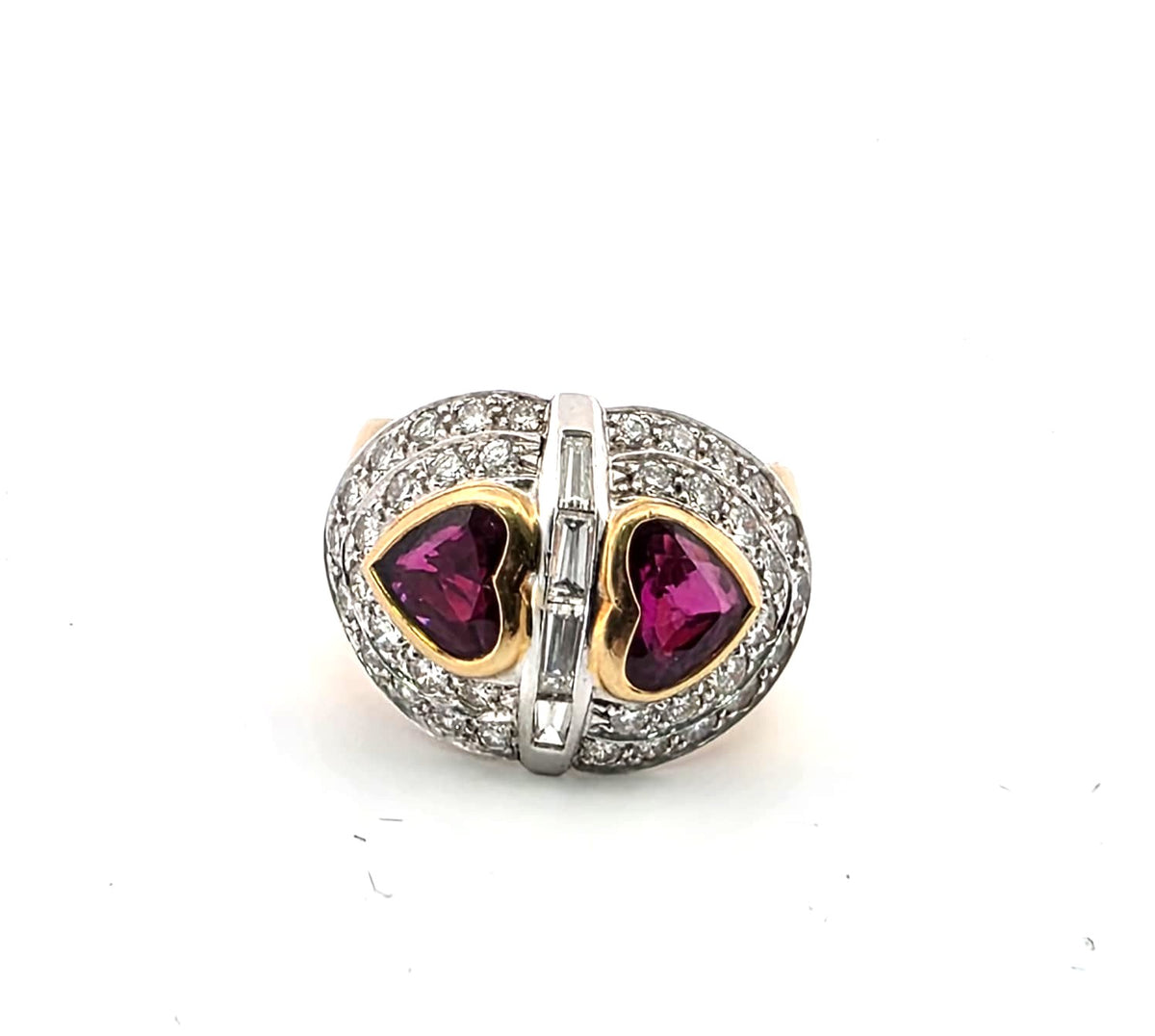 Bague Pavée en or jaune, rubis et diamants
