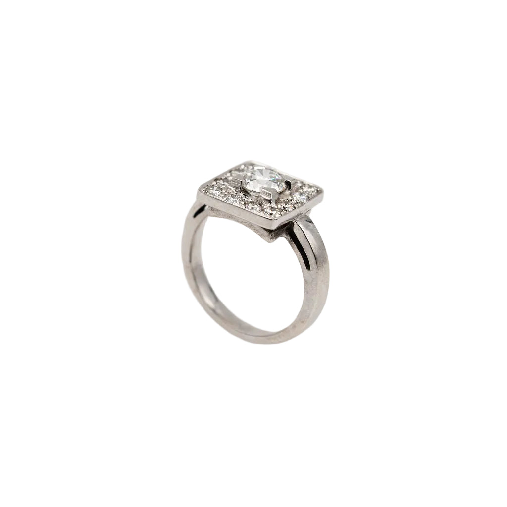 Entourage ring in white gold and diamonds
