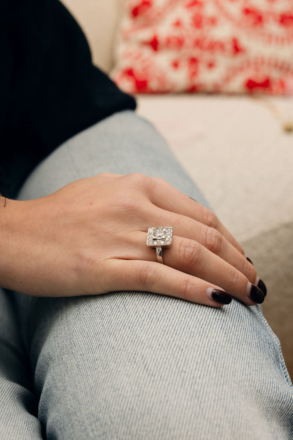 Entourage ring in white gold and diamonds