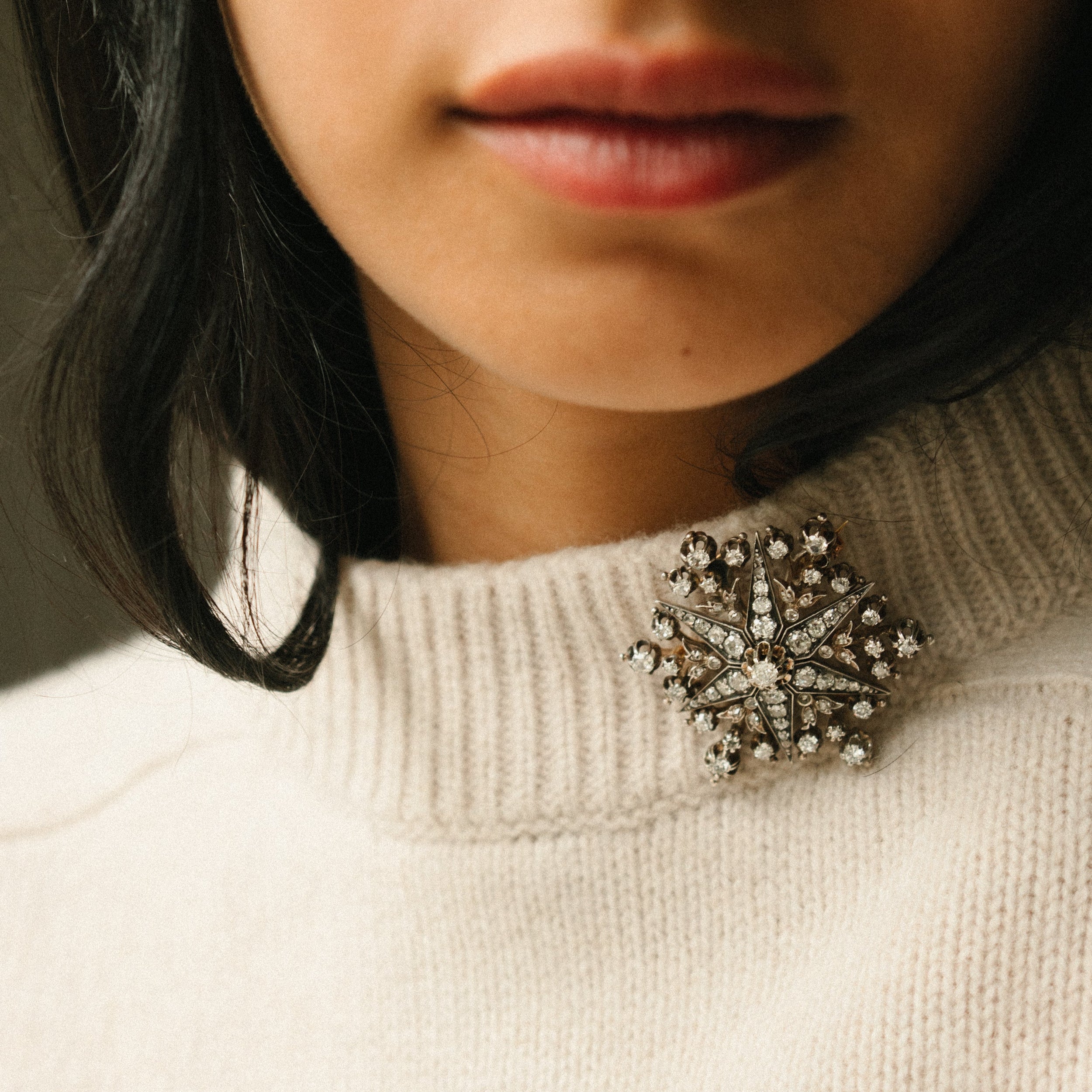 Broches Étoile & Fleur en or jaune, argent et diamants