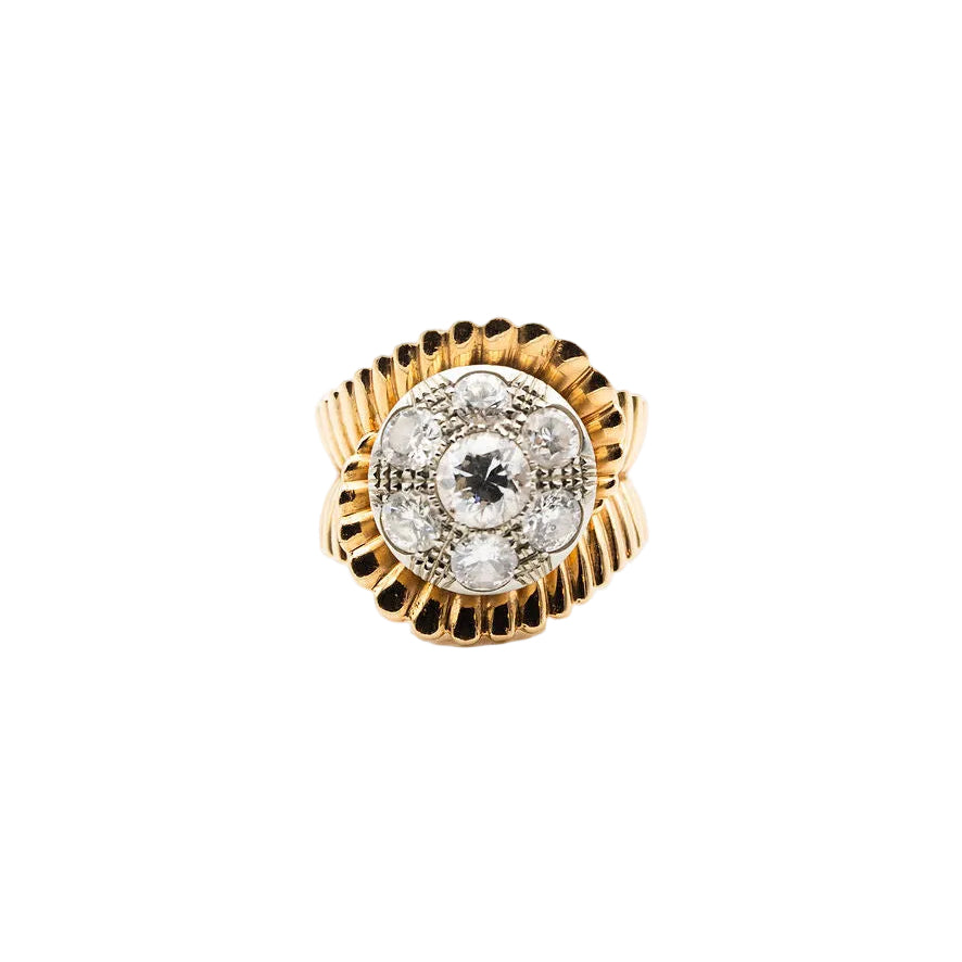 Ring in yellow gold and diamonds.