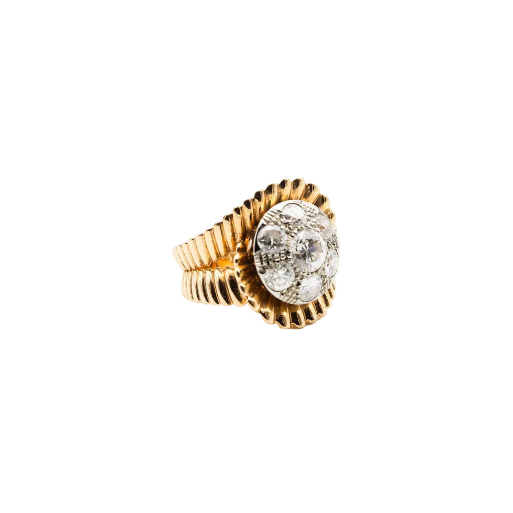 Ring in yellow gold and diamonds.
