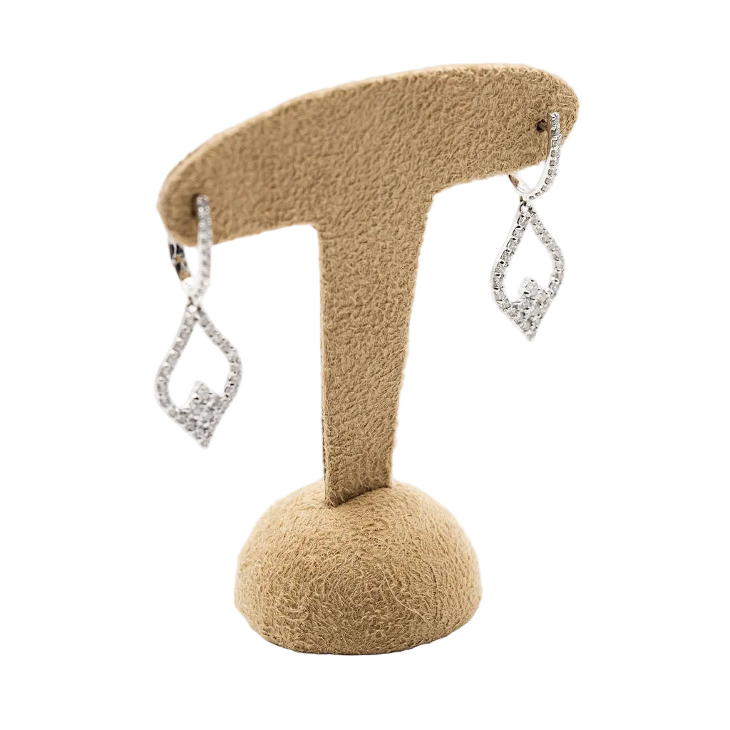 Earrings in white gold and diamonds.