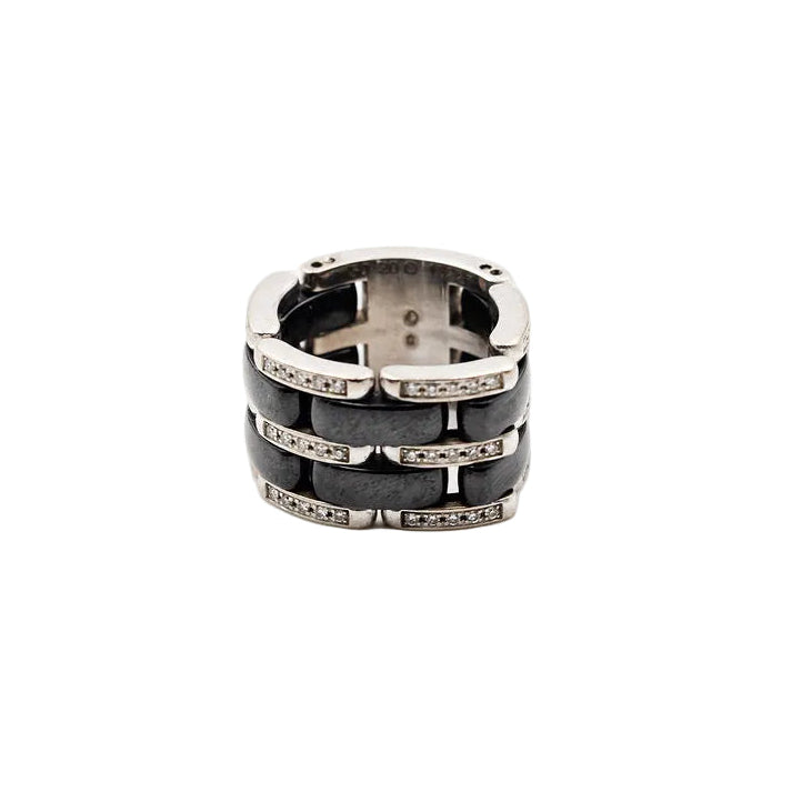 Bague CHANEL Ultra en or blanc, céramique noire et diamants