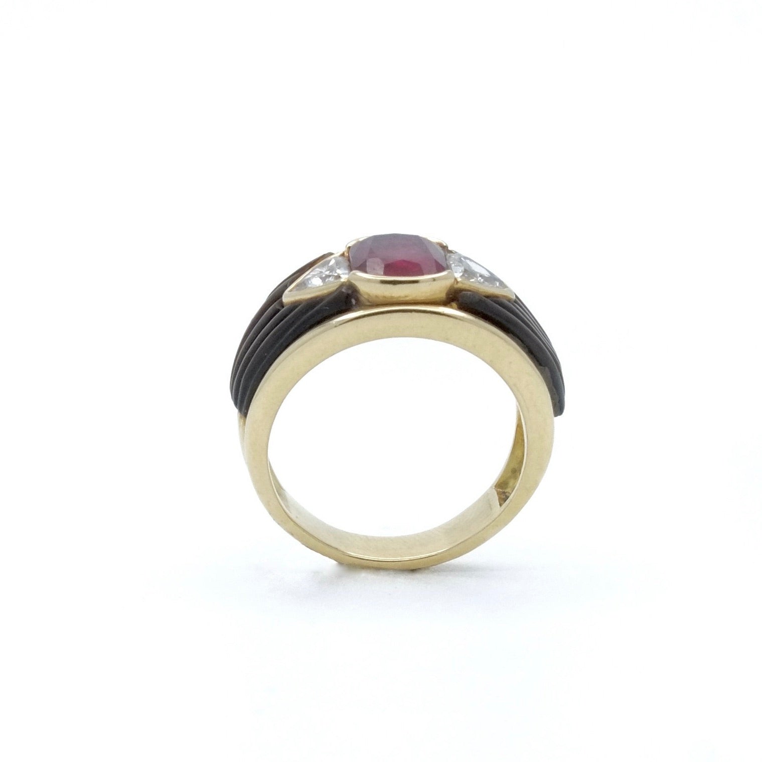 Ring raspberry ruby