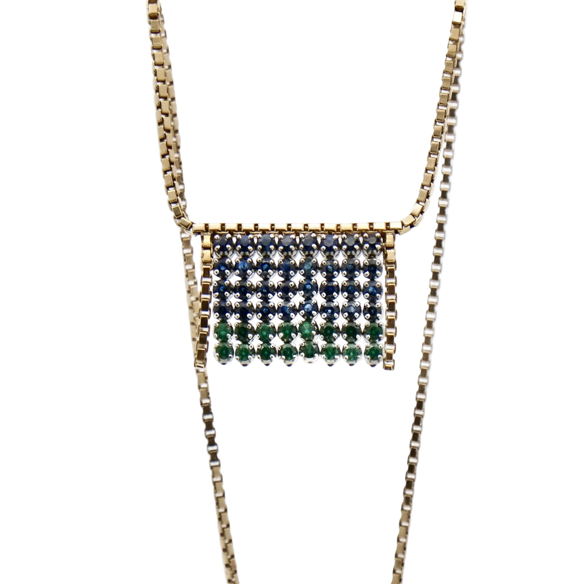 Necklace with emerald and sapphire bangs