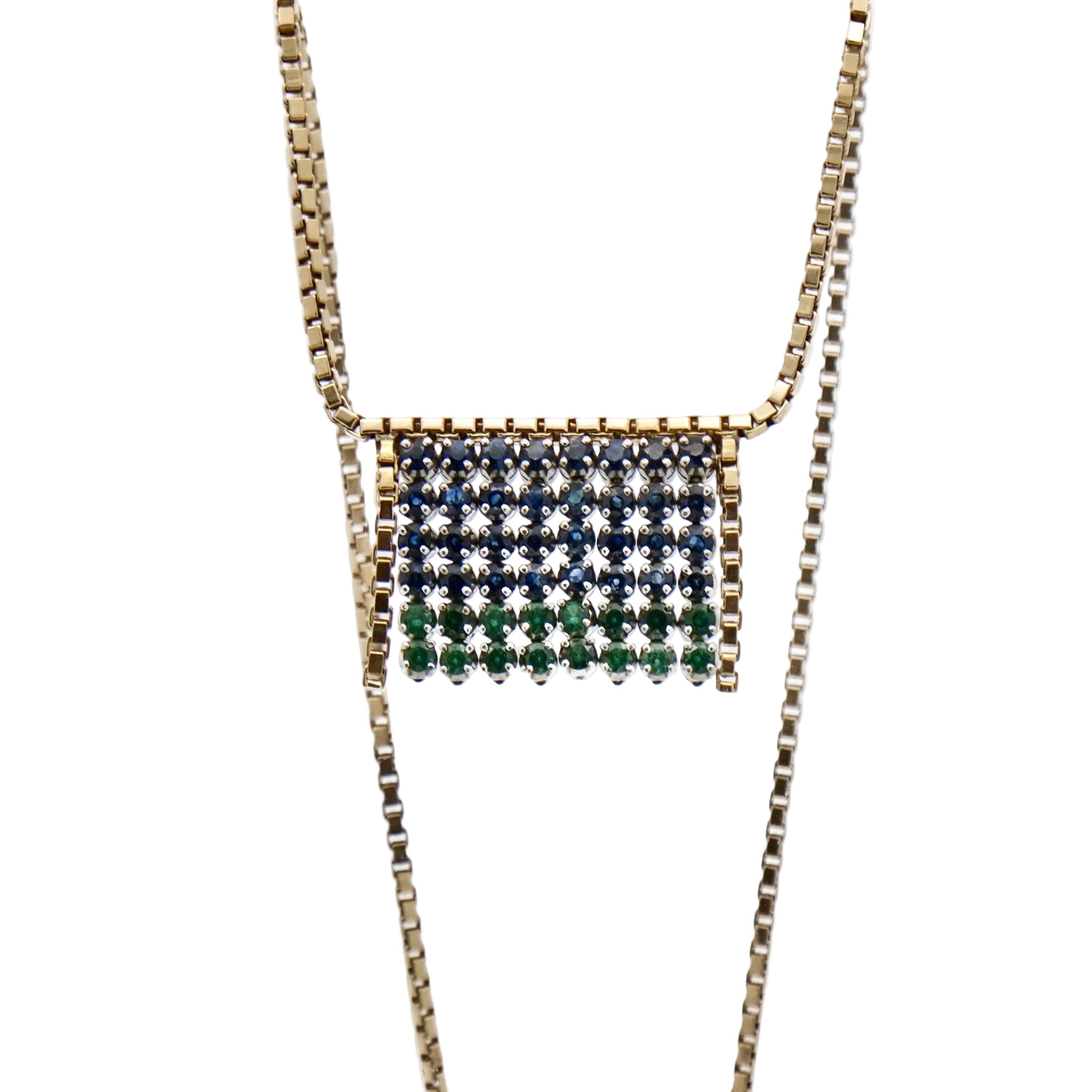 Necklace with emerald and sapphire bangs