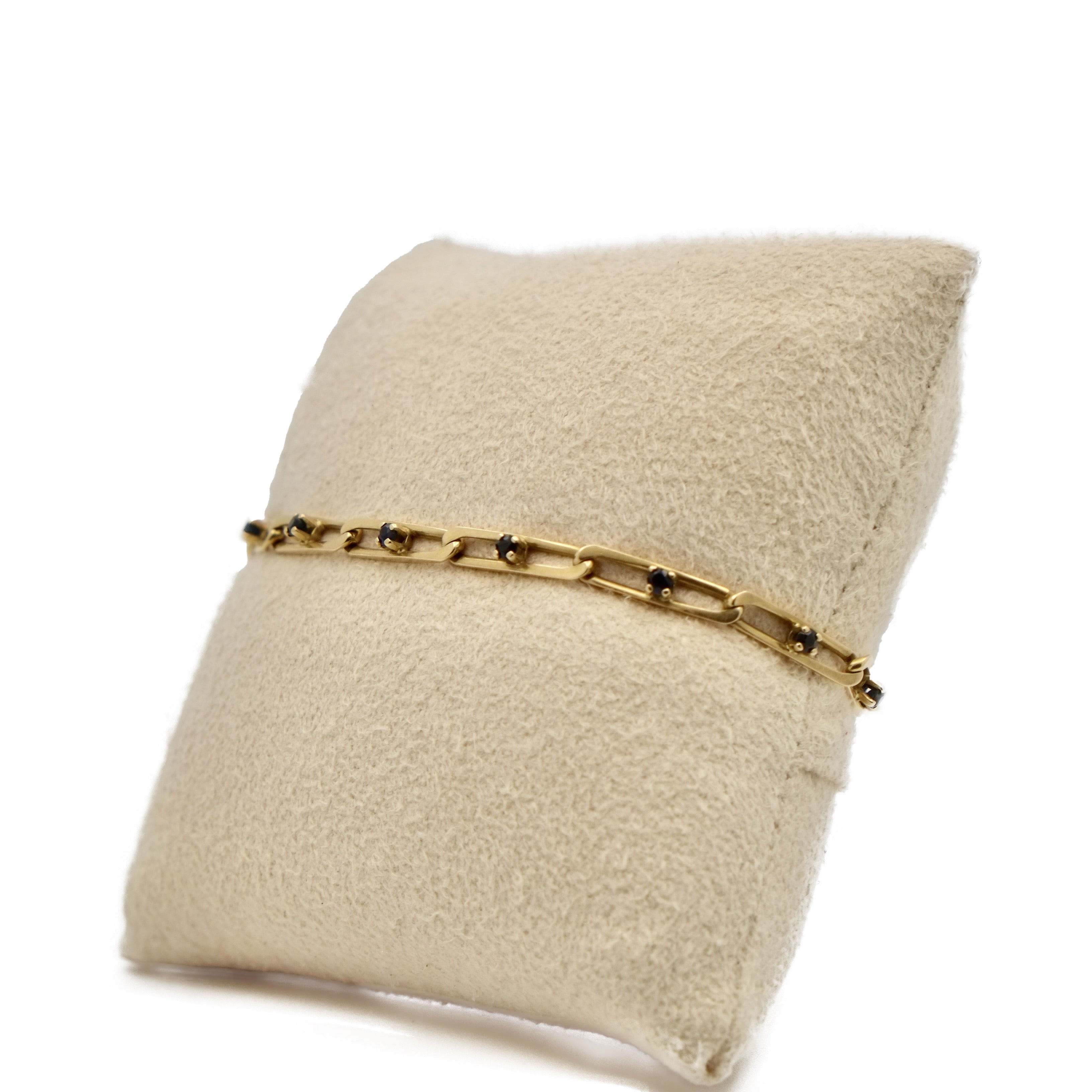 Bracelet mesh and sapphires