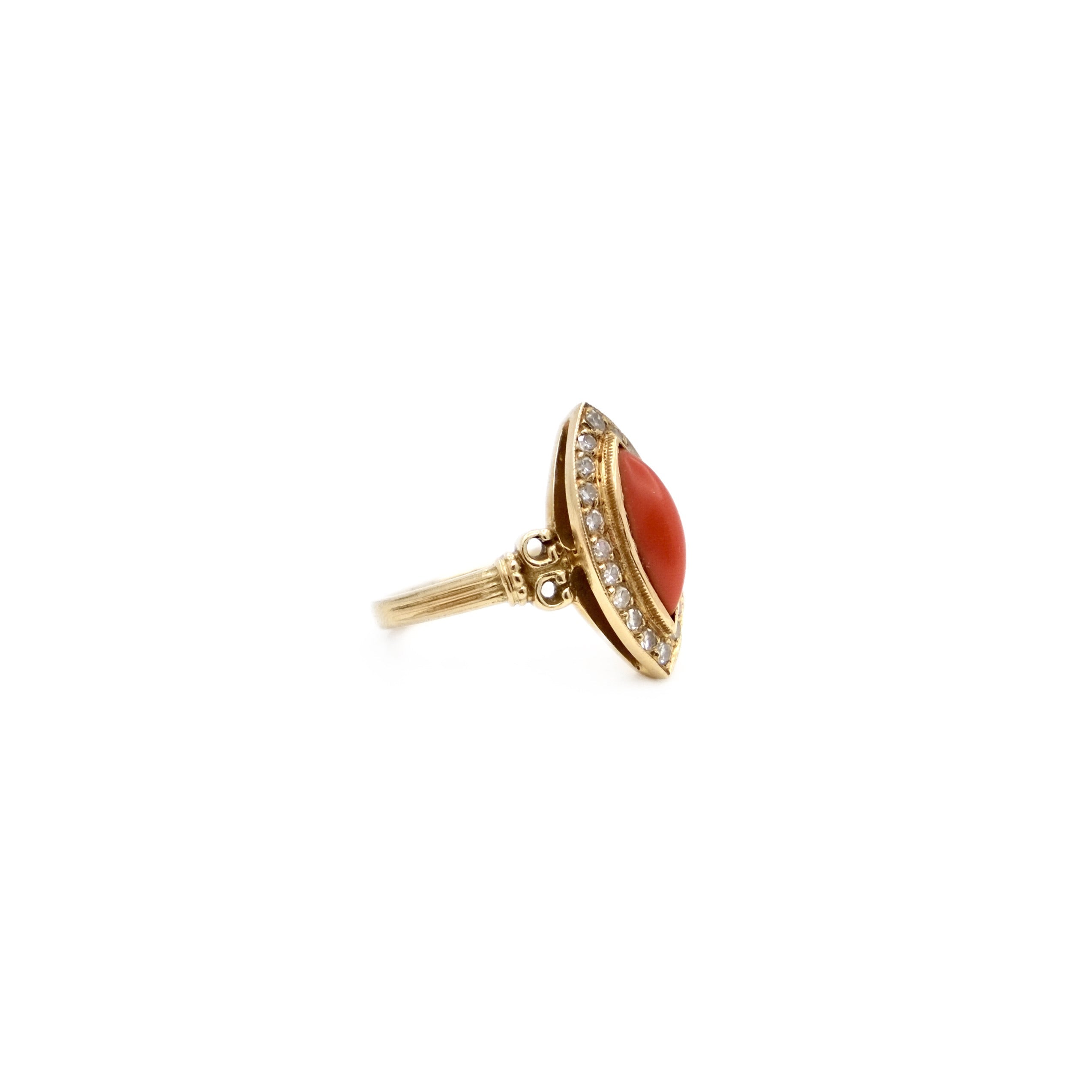 Ring coral marquise