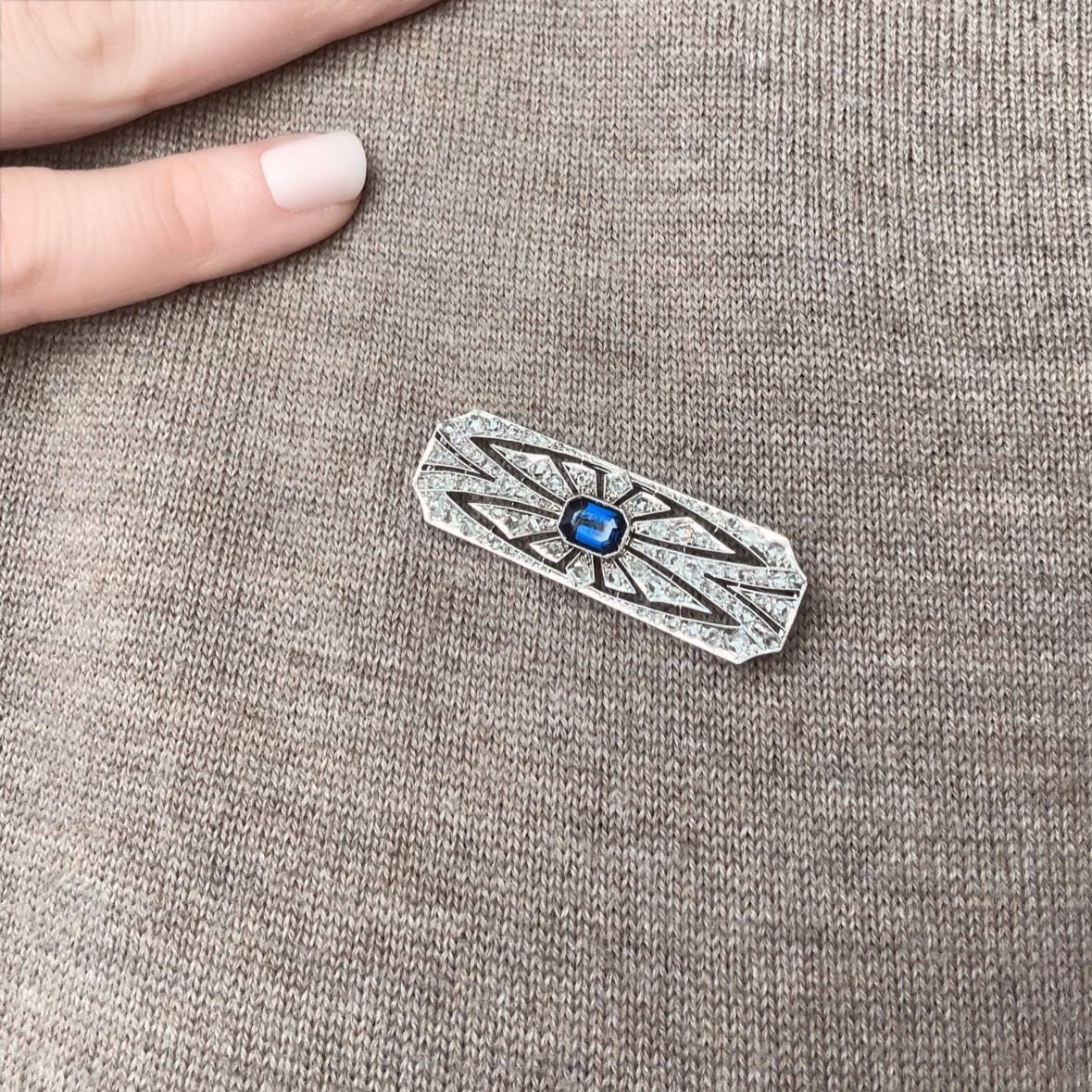 Broche Art Déco saphir et diamants