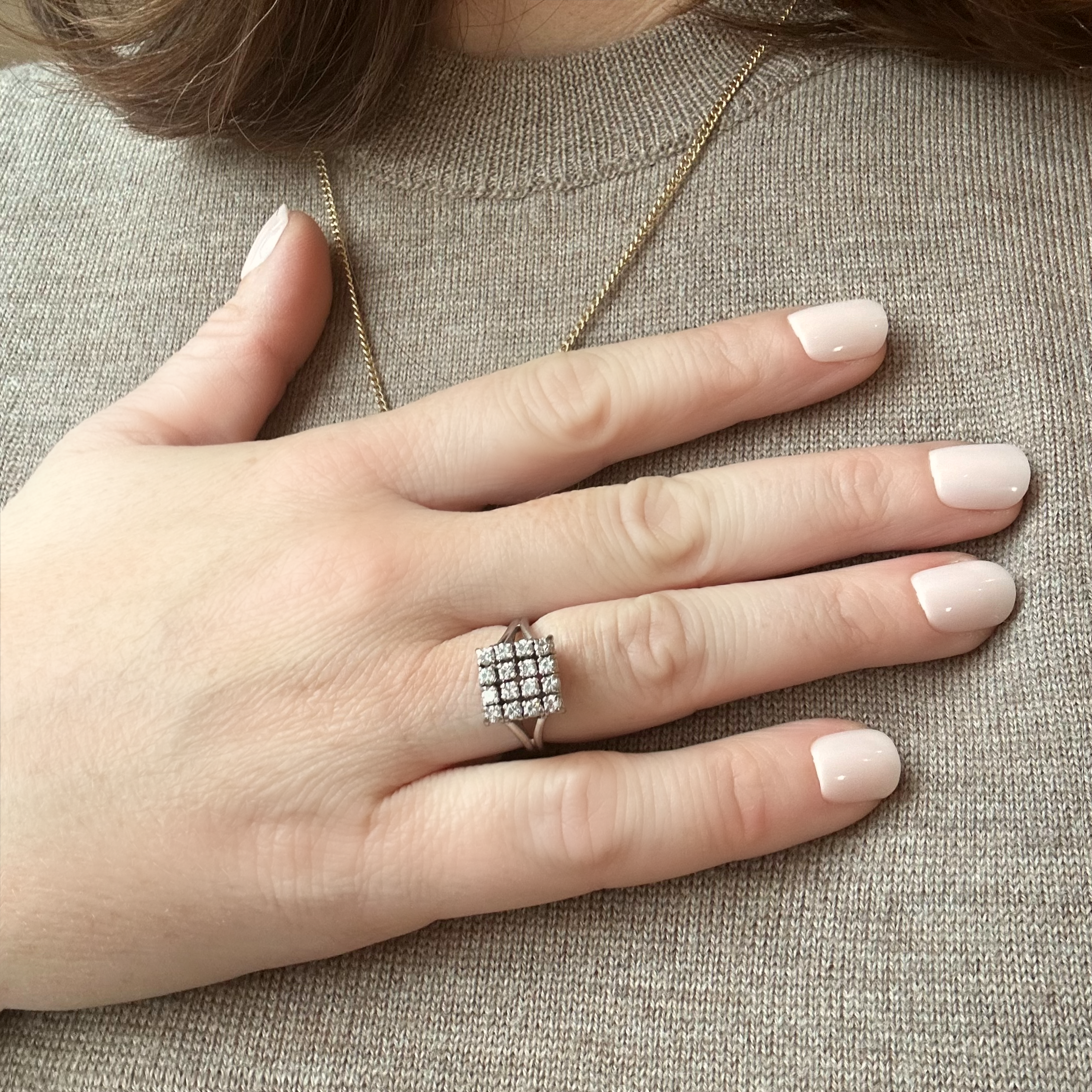 Ring square paving diamonds