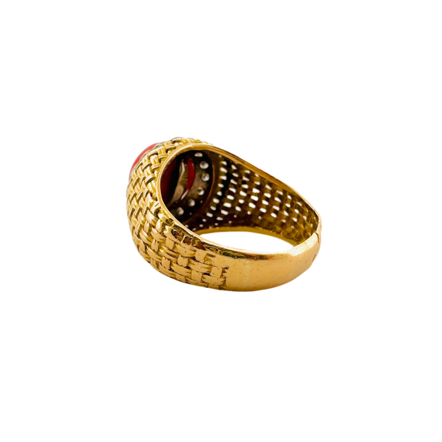 Cannage Ring in Yellow gold, Coral and Diamonds