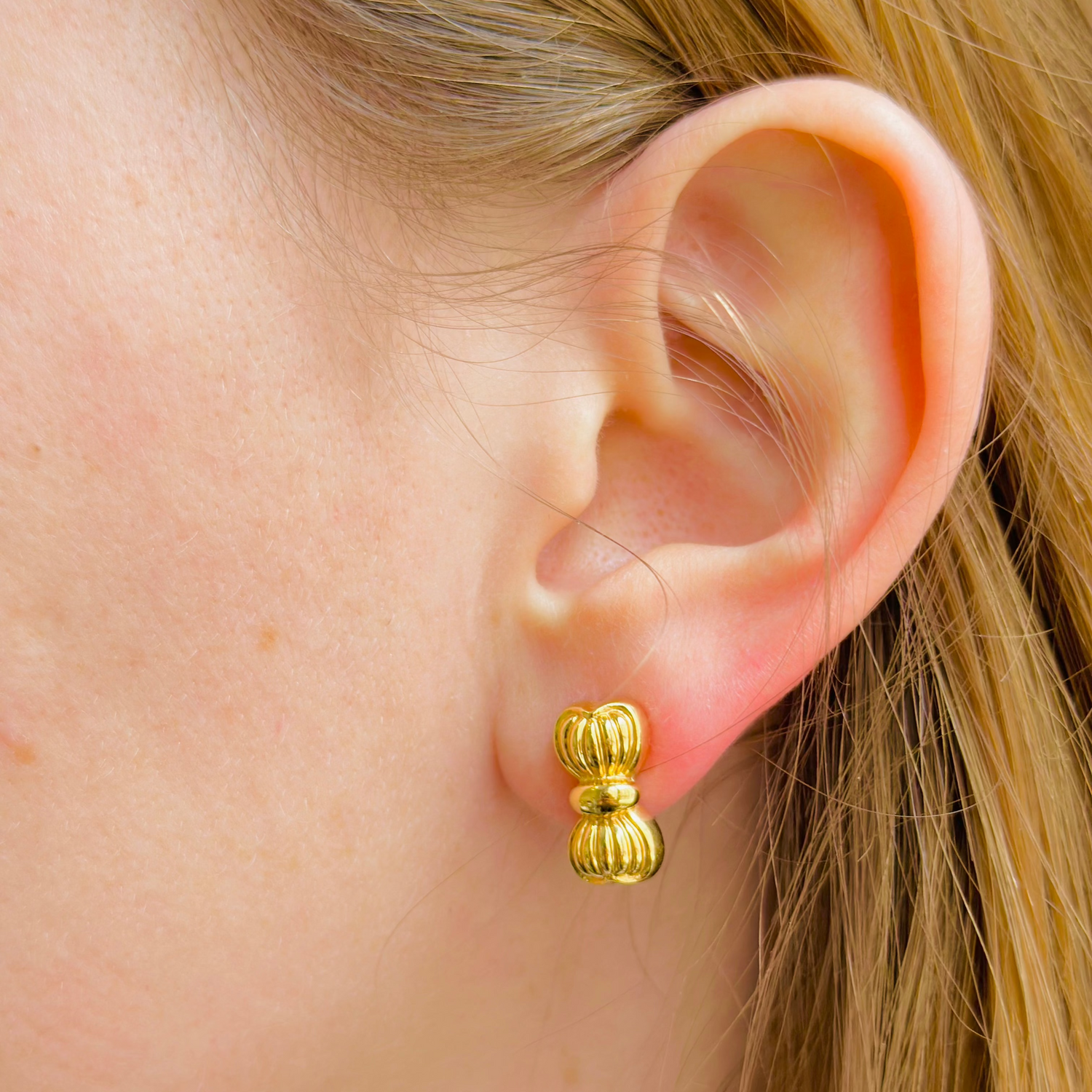 BOUCHERON Knots Clip Earrings in Yellow Gold