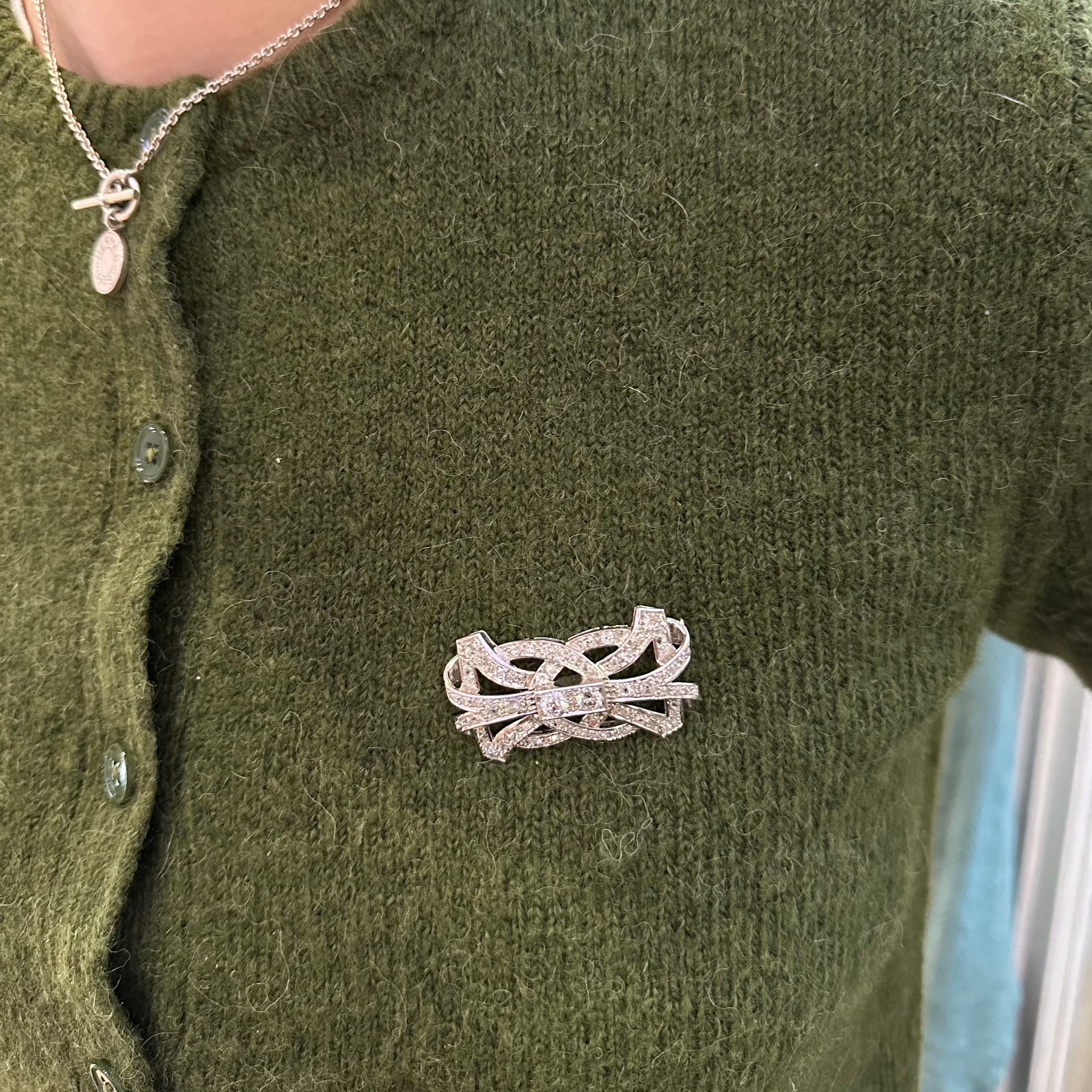 Broche plaque en platine, or blanc et diamants