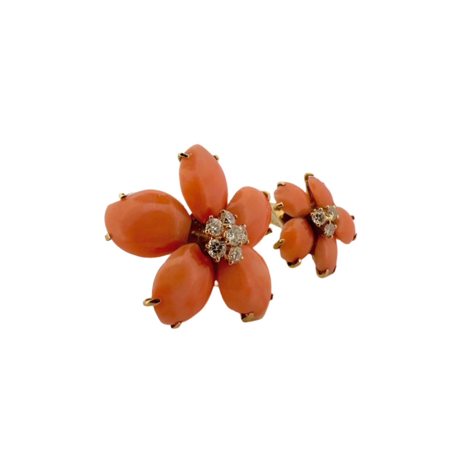 Bague VAN CLEEF & ARPELS Rose de Noël en or jaune, corail et diamants