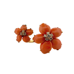 Bague VAN CLEEF & ARPELS "Rose de Noël" en or jaune, corail et diamants