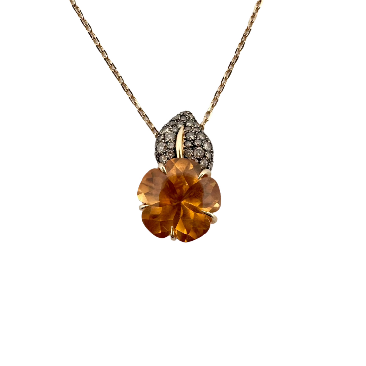 Collier CHANEL Camélia aquatique en or jaune, citrine et diamants