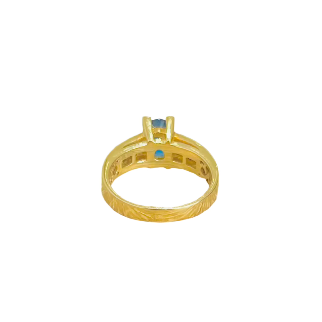 Bague en or jaune saphir et diamants