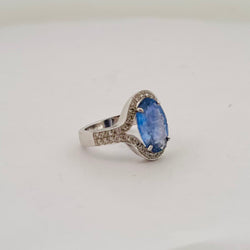 Bague en or blanc saphir et diamants